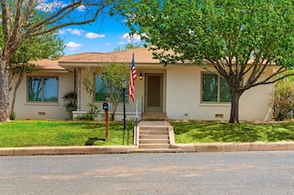 803 Poplar St, Fredericksburg, TX 78624