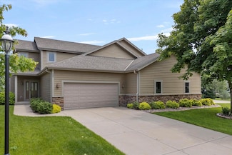 407 Century Oak Dr, Waukesha, WI 53188