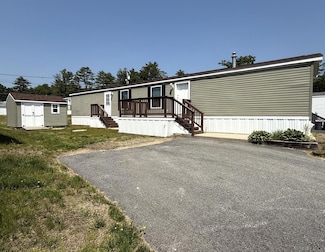 16 Cedarwood Dr, Limington, ME 04049
