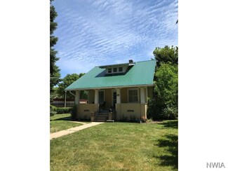 316 S University St, Vermillion, SD 57069