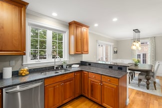 415 Belmont St Unit 415, Belmont, MA 02478