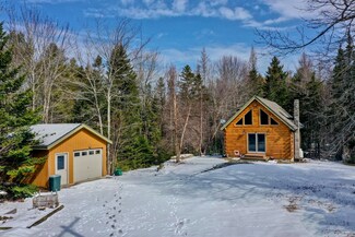 559 Toddy Pond Rd, Surry, ME 04684