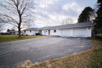 1560 Park Ln, Manistee, MI 49660
