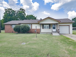 302 S 1st St, Calera, OK 74730