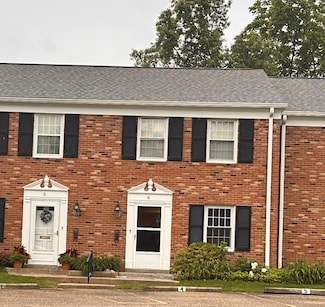 6 Williamsburg Cir, Wheeling, WV 26003