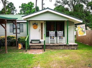 76 E Grant St, Mc Rae Helena, GA 31055