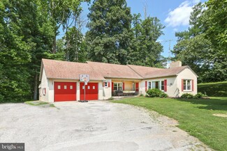 842 W Clearview Dr, Glen Rock, PA 17327