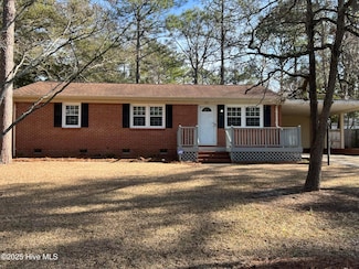 645 N Page St, Southern Pines, NC 28387