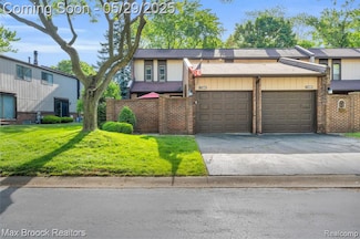 1169 Kirts Blvd Unit 12, Troy, MI 48084