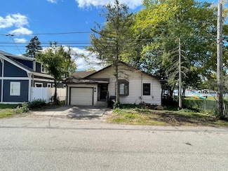 709 Lake Shore Dr, Wauconda, IL 60084