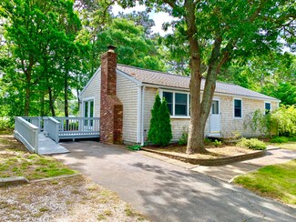 128 Kibby Ln, Dennis Port, MA 02639