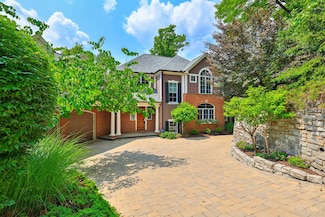 680 Spring Hill Ln, Cincinnati, OH 45226