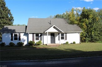 610 Gillespie St, Dobson, NC 27017