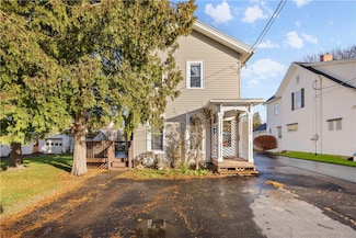 17 Jackson St, Lyons, NY 14489