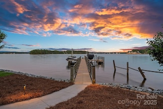 7861 Live Oaks Dr, Denver, NC 28037