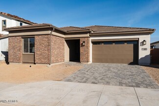 1300 E Penedes Dr, Gilbert, AZ 85298