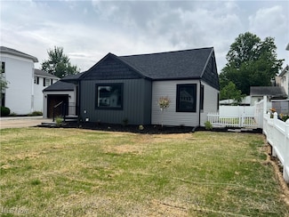 360 3rd St NW, New Philadelphia, OH 44663