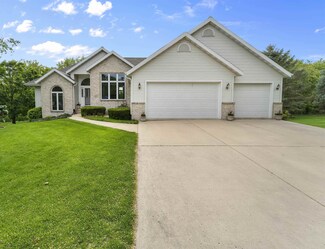 709 N Parkview St, Cottage Grove, WI 53527