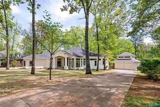 3702 Flint Pointe Cir SW, Hartselle, AL 35640