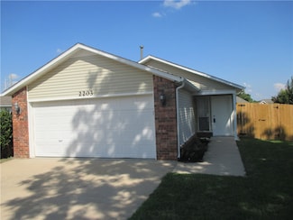 2203 Chanel St, Siloam Springs, AR 72761