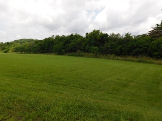 1694 Blue Moon Rd, Columbia, TN 38401