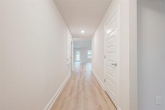 22 Greenbriar Loop, Angleton, TX 77515
