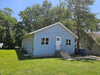 935 23rd St, Des Moines, IA 50312