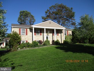 1334 Greenbriar Rd, York, PA 17404