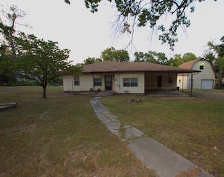 423 E 39th St, Joplin, MO 64804