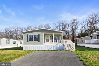 38 Meadowview Dr, New Bloomfield, PA 17068