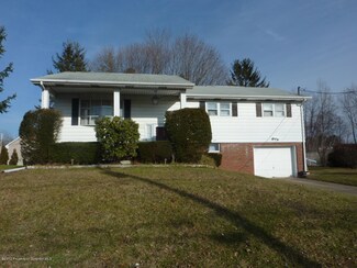 501 Dunn Ave, Old Forge, PA 18518