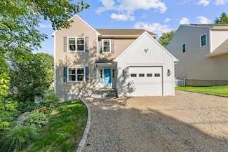 11 Regan Cir, Shelton, CT 06484