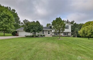 5765 Greentree Rd, Lebanon, OH 45036