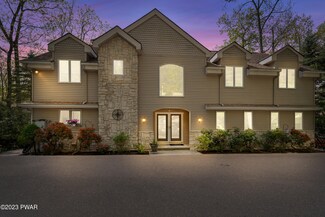 128 Paupack Point Rd, Hawley, PA 18428