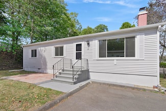 9 Crescent Park Rd, Westport, CT 06880