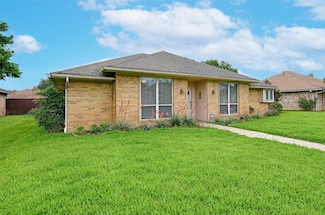 2217 Cedar Cir, Carrollton, TX 75006