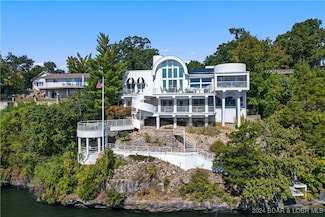 648 Black Hawk Dr, Lake Ozark, MO 65049