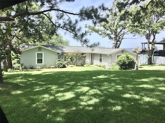 167 Shoreline Dr, Malakoff, TX 75148