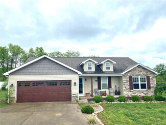 1017 Wolf Creek Dr, Farmington, MO 63640