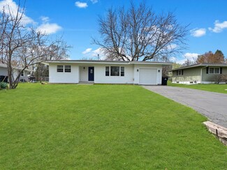 4709 William St, McHenry, IL 60051