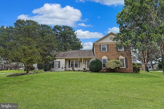 8459 Broken Arrow Ct, Annandale, VA 22003