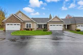 139 Balmoral Dr, Penfield, NY 14450