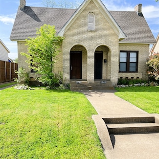 2540 Gladstone Dr, Dallas, TX 75211