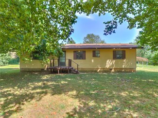 722 S 24th St, Okemah, OK 74859