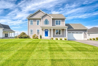 8 Lannister Ln, Seekonk, MA 02771