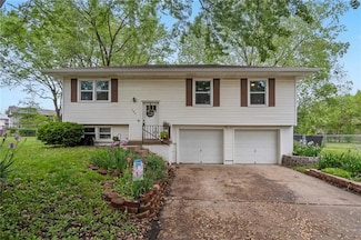 504 W 5th Ct, Peculiar, MO 64078