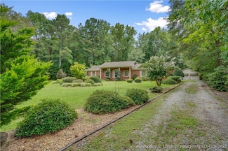2122 Middle Rd, Eastover, NC 28312