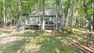 1494 S Bayberry Ln, Lake City, MI 49651