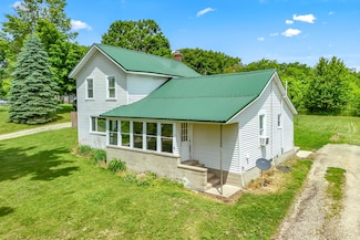 2160 Lilac Rd, Hillsdale, MI 49242