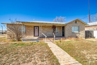 908, 910 Ave G, Ozona, TX 76943